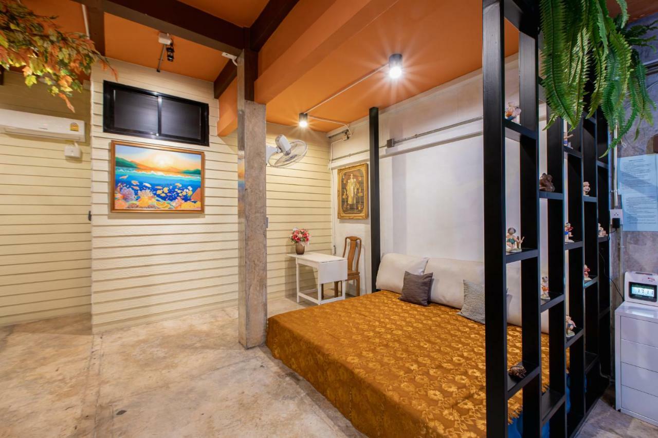 The Alley Hostel&Bistro Bangkok Esterno foto
