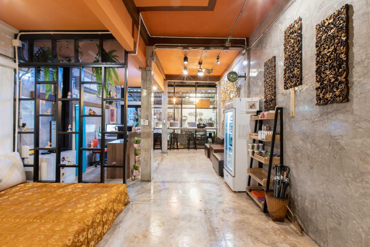 The Alley Hostel&Bistro Bangkok Esterno foto
