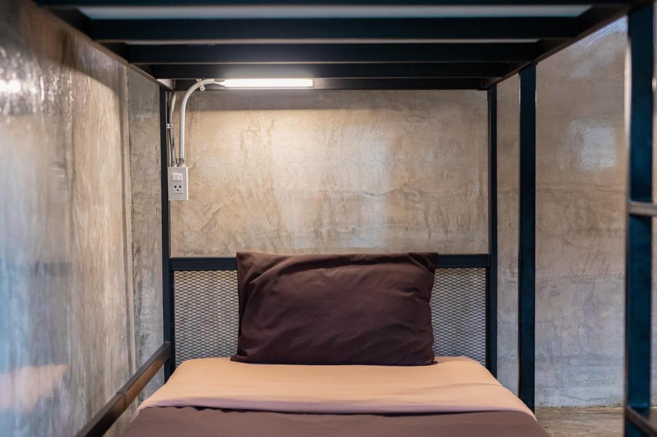 The Alley Hostel&Bistro Bangkok Esterno foto